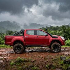 Isuzu - New Shadow Roll Bar | Premium Isuzu D-Max / V-Cross 4x4 Upgrade